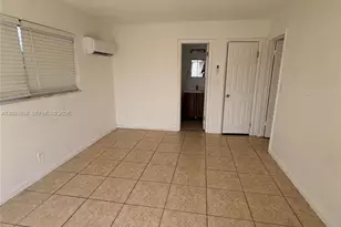 1945 SW 5th Pl, Fort Lauderdale, FL 33312 - Photo 4