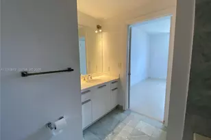 1060 Brickell Ave, Miami, FL 33131 - Photo 6