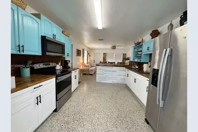 1684 NE Hilltop St, Jensen Beach, FL 34957 - Photo 8
