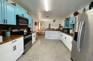 1684 NE Hilltop St, Jensen Beach, FL 34957 - Photo 8
