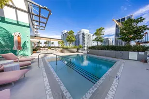 11 NE 6th St, Miami, FL 33132 - Photo 28