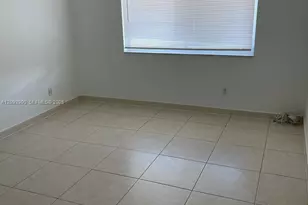 724 NE 4th St, Hallandale Beach, FL 33009 - Photo 6