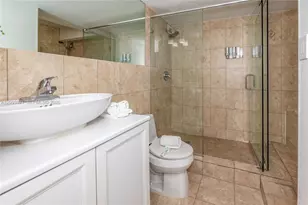 5225 Collins Ave, Miami Beach, FL 33140 - Photo 20