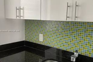 7725 Carlyle Ave, Miami Beach, FL 33141 - Photo 8