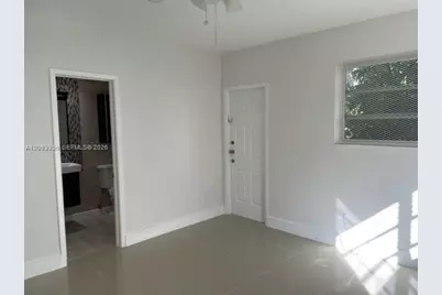 7725 Carlyle Ave #6, Miami Beach, FL 33141 - Photo 10