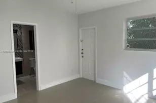 7725 Carlyle Ave, Miami Beach, FL 33141 - Photo 10