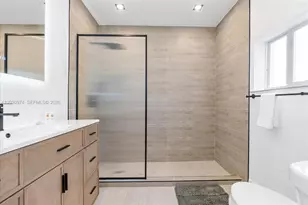 117 NE 48th St, Miami, FL 33137 - Photo 14