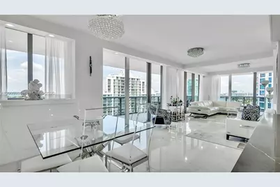 5875 Collins Ave #1707, Miami Beach, FL 33140 - Photo 2