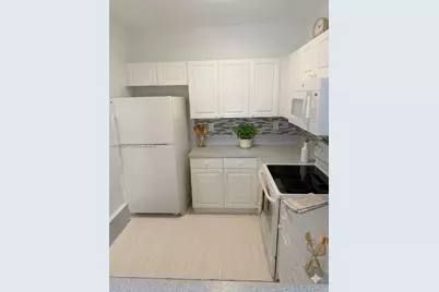 1300 NE 109th St #303, Miami, FL 33161 - Photo 2