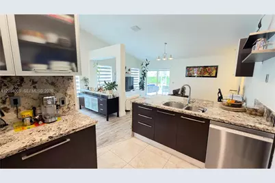 1596 Canary Island Dr, Weston, FL 33327 - Photo 18