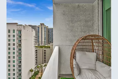 253 NE 2nd St #2208, Miami, FL 33132 - Photo 18
