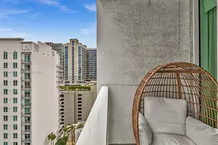 253 NE 2nd St, Miami, FL 33132 - Photo 18