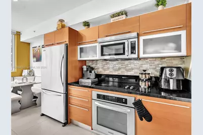 253 NE 2nd St #2208, Miami, FL 33132 - Photo 8