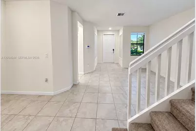 10306 W 33rd Ln, Hialeah, FL 33018 - Photo 10
