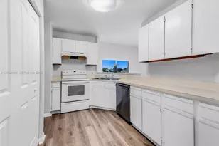 3433 NW 44th St, Oakland Park, FL 33309 - Photo 8