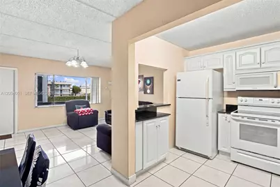 2200 Springdale Blvd #209, Palm Springs, FL 33461 - Photo 16