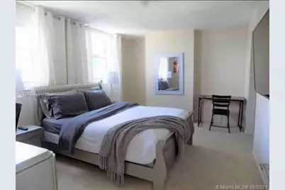 1200 Brickell Bay Dr #3924, Miami, FL 33131 - Photo 10