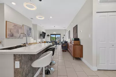 8167 NW 41st St #E-208, Doral, FL 33166 - Photo 10