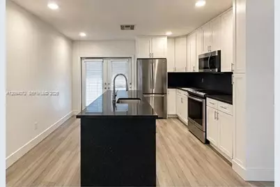 5712 NW 48th Way #5712, Tamarac, FL 33319 - Photo 2
