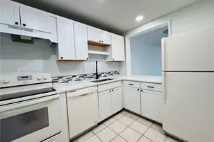 8025 S Colony Cir S, Tamarac, FL 33321 - Photo 2