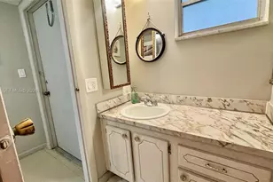 410 SE 2nd St, Hallandale Beach, FL 33009 - Photo 44