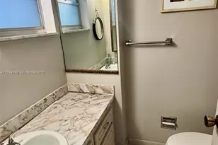 410 SE 2nd St, Hallandale Beach, FL 33009 - Photo 46