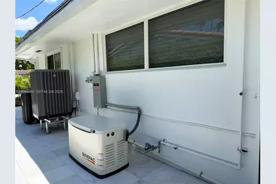 2215 NE 204th St, Miami, FL 33180 - Photo 32