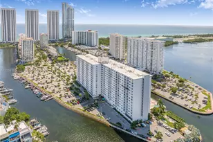 400 Kings Point Dr, Sunny Isles Beach, FL 33160 - Photo 16