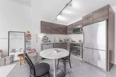 151 SE 1st St #2503, Miami, FL 33131 - Photo 2