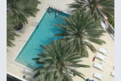 3801 Collins Ave #1806, Miami Beach, FL 33140 - Photo 10