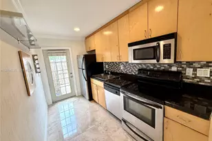 720 NE 13th Ct, Fort Lauderdale, FL 33304 - Photo 4