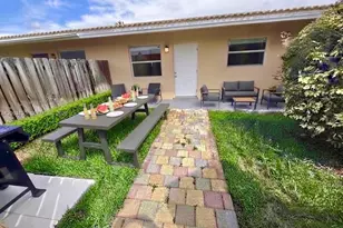 720 NE 13th Ct, Fort Lauderdale, FL 33304 - Photo 1