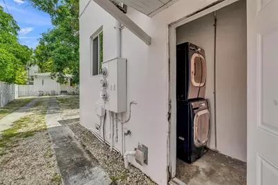 1963 SW 17th Ct, Miami, FL 33145 - Photo 4