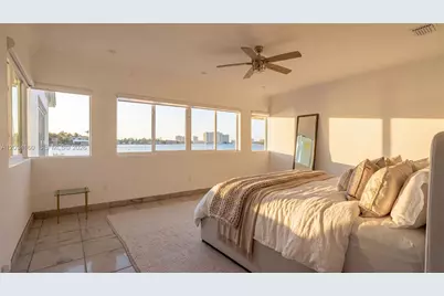 205 N Hibiscus Dr, Miami Beach, FL 33139 - Photo 36