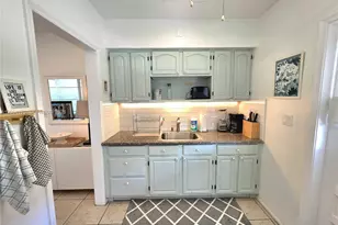1220 NE 128th St, North Miami, FL 33161 - Photo 6