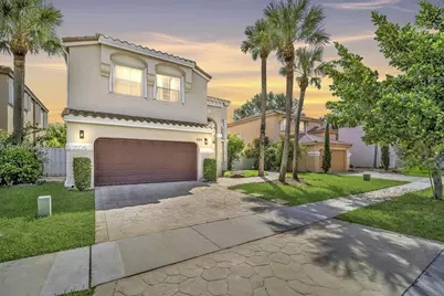 325 NW 158th Ln, Pembroke Pines, FL 33028 - Photo 1