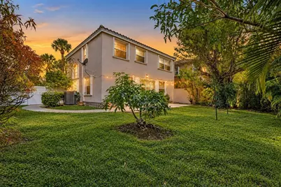 325 NW 158th Ln, Pembroke Pines, FL 33028 - Photo 32