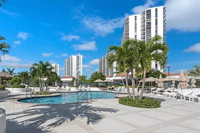 20281 E Country Club Dr #305, Aventura, FL 33180 - Photo 26