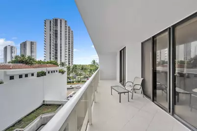 20281 E Country Club Dr #305, Aventura, FL 33180 - Photo 22