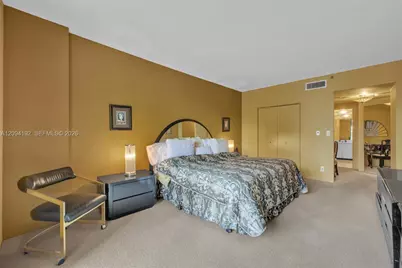 20281 E Country Club Dr #305, Aventura, FL 33180 - Photo 12