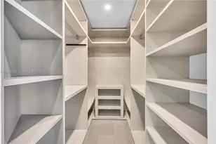 88 SW 7th St, Miami, FL 33130 - Photo 36