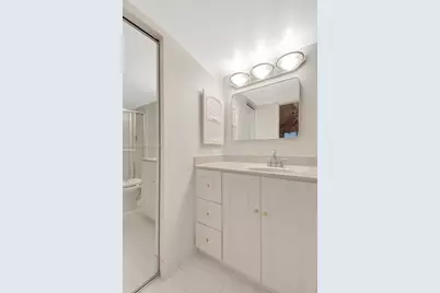 13475 SW 9th St #413A, Pembroke Pines, FL 33027 - Photo 16
