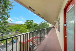 13475 SW 9th St, Pembroke Pines, FL 33027 - Photo 24