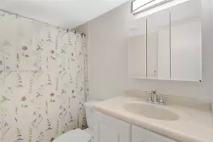 13475 SW 9th St, Pembroke Pines, FL 33027 - Photo 20