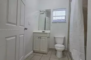 9801 SW 13th Ct, Pembroke Pines, FL 33025 - Photo 6