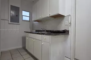 9801 SW 13th Ct, Pembroke Pines, FL 33025 - Photo 4