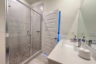 8015 NW 104th Ave, Doral, FL 33178 - Photo 20