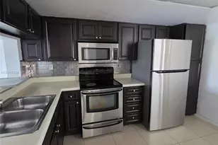 855 SW 113th Way, Pembroke Pines, FL 33025 - Photo 10