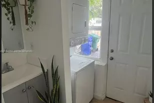 81 NW 44th St, Miami, FL 33127 - Photo 6