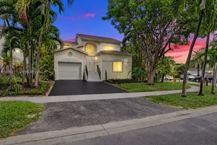 8741 SW 10th St, Pembroke Pines, FL 33025 - Photo 1